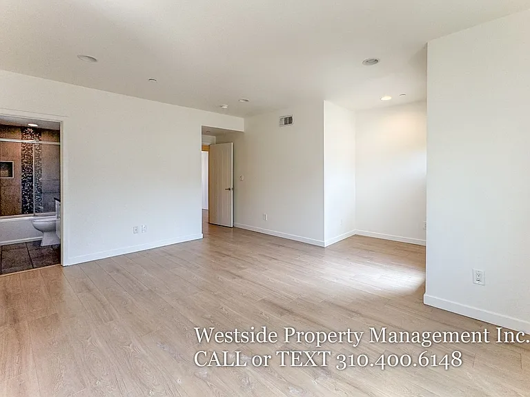 6546-6548 1/2 La Mirada Ave — Photo 10