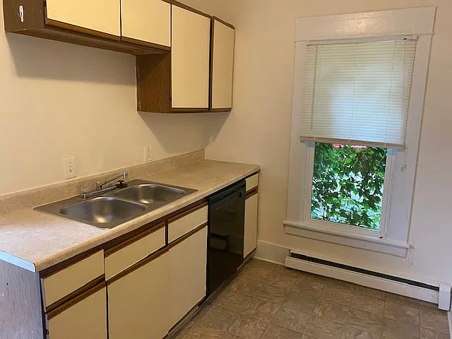 2 bed, 650 sqft, $849 — Photo 2