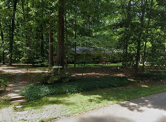 5th image of 113 Pine Cone Dr
