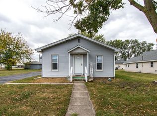 111 S Fuller St, Sullivan, IL 61951