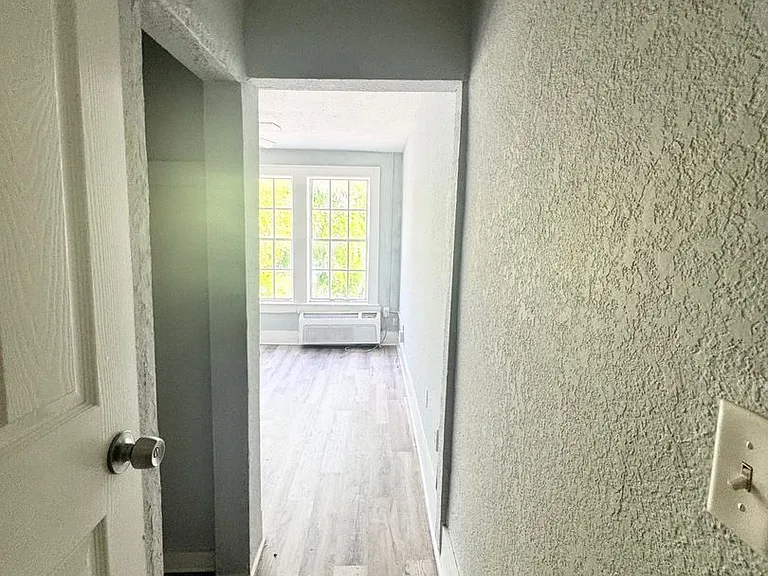 704 Cordova Dr #6 — Photo 5