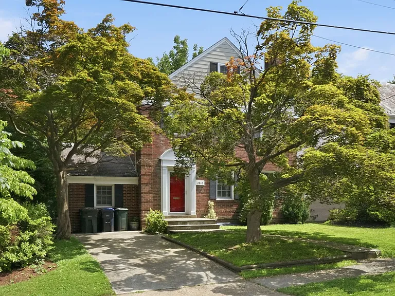 2812 Northampton St NW — Photo 24