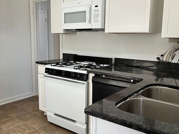 3rd image of 1728 Winder St