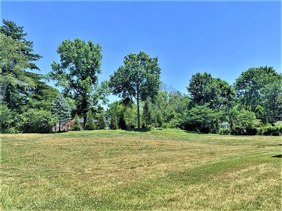 1st image of 604 Essex Ct
