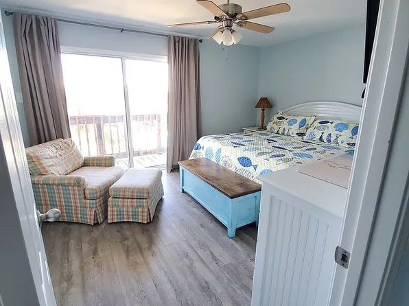 50 Forney Johnston Dr #1C, Dauphin Island, AL 36528