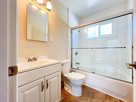 3rd image of 330 Ventura Ave APT 5