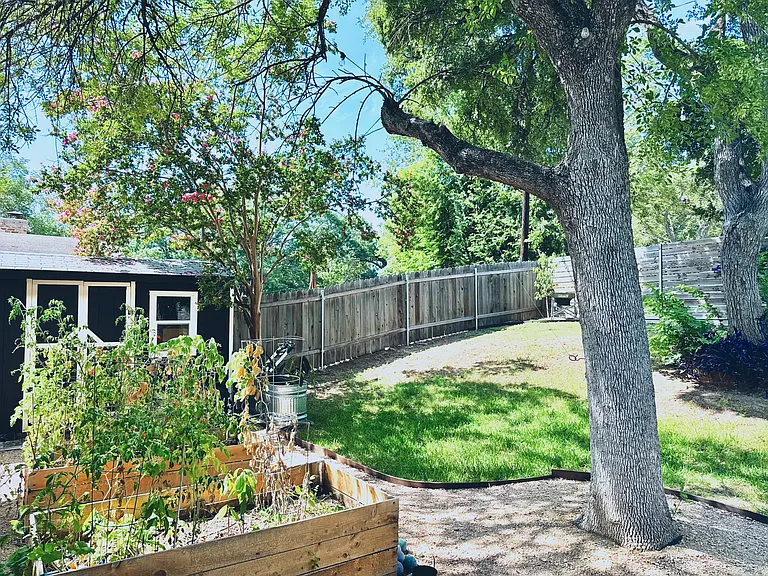7012 Creighton Ln — Photo 18