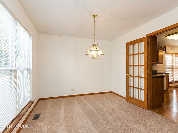 5th image of 1117 Clover Hill Ln