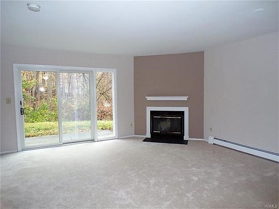 4th image of 10 Brookside Dr W
