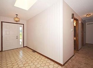 8402 NW 62nd Ter, Parkville, MO 64152