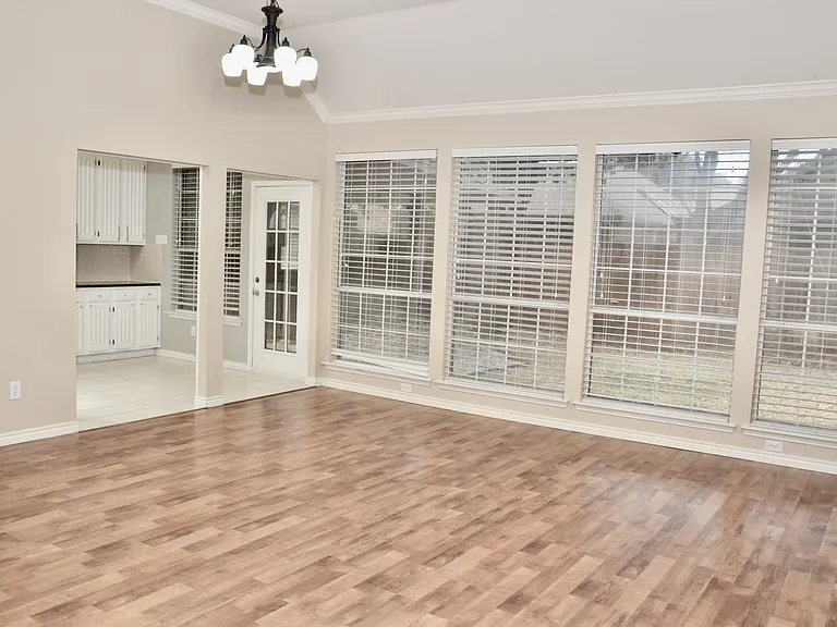 2413 Pinehurst Dr — Photo 21