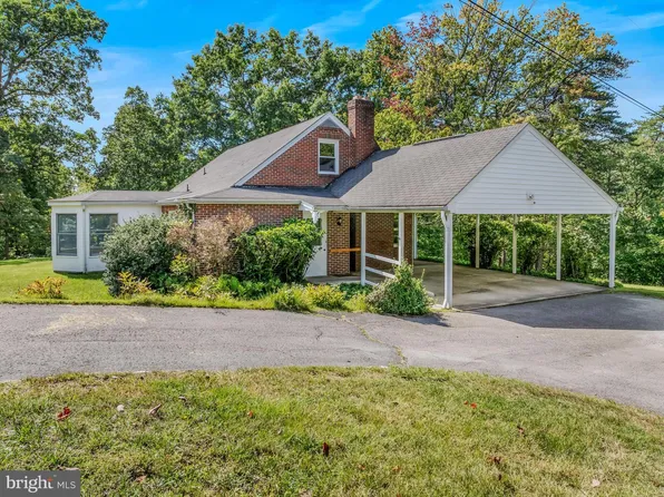 120 Merrywoods Dr, Berkeley Springs, WV 25411