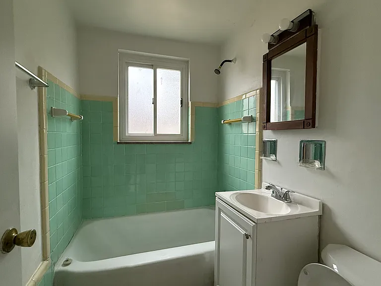 1105 Woodbine St — Photo 5