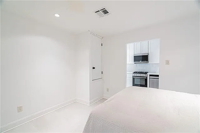 3920 Clearview Pkwy — Photo 11
