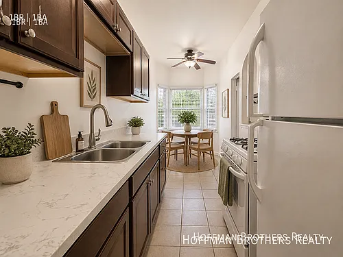 366 N Orange Grove Ave #3 Photo 1