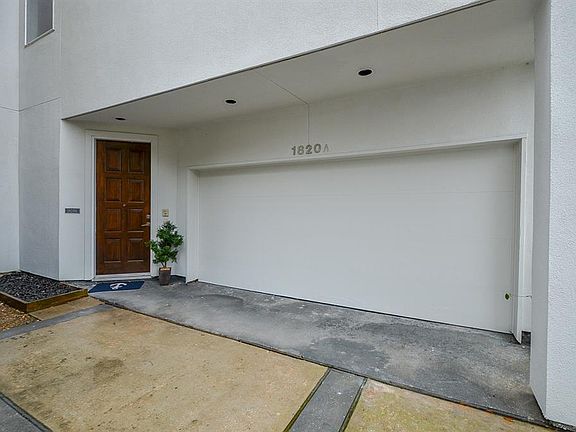 3rd image of 1820 Southmore Blvd #A