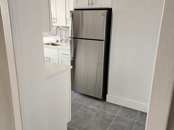 4th image of 67-00 192nd St #609