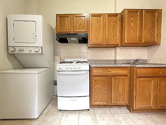 1st image of 490 Ocean Pkwy APT 16