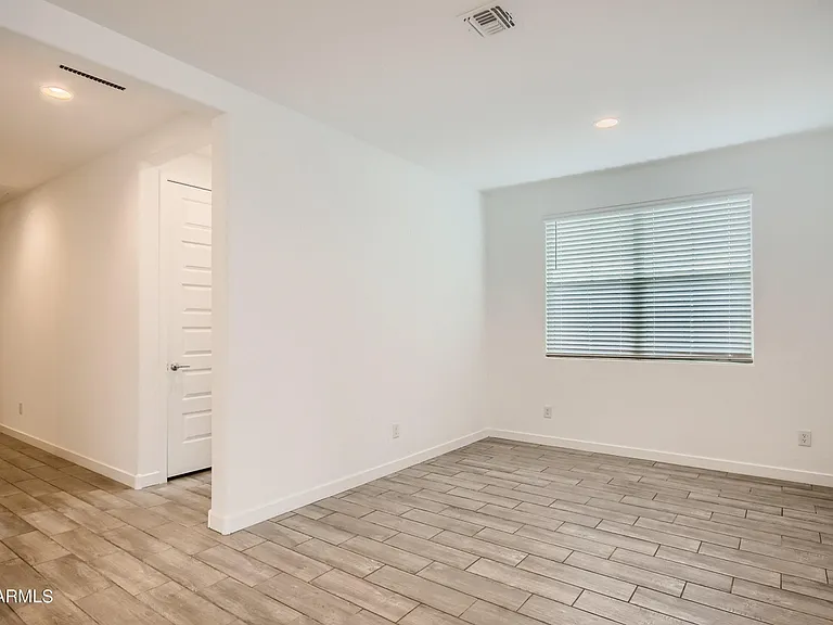 52 E Capricorn Way — Photo 6