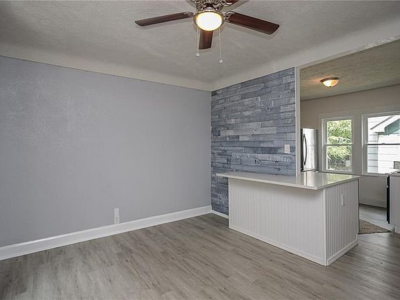 5th image of 2308 Roanoke Ave