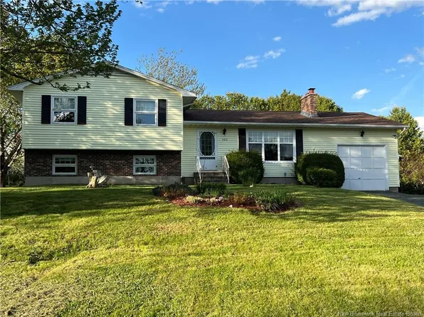 103 Confederation Ave, New Maryland, NB E3C 1E5