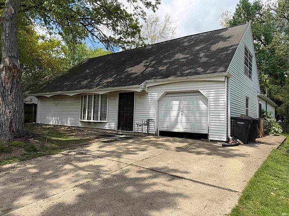 2nd image of 2416 Robinwood Dr