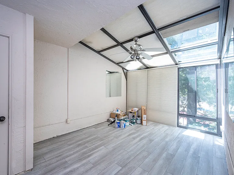 200 P St #D34 — Photo 24