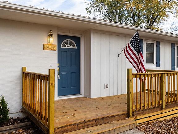 4th image of 7904 Ella Ave