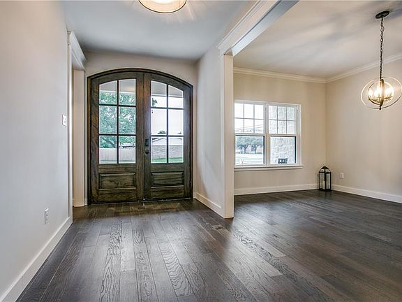 3rd image of 3107 Longmeade Dr