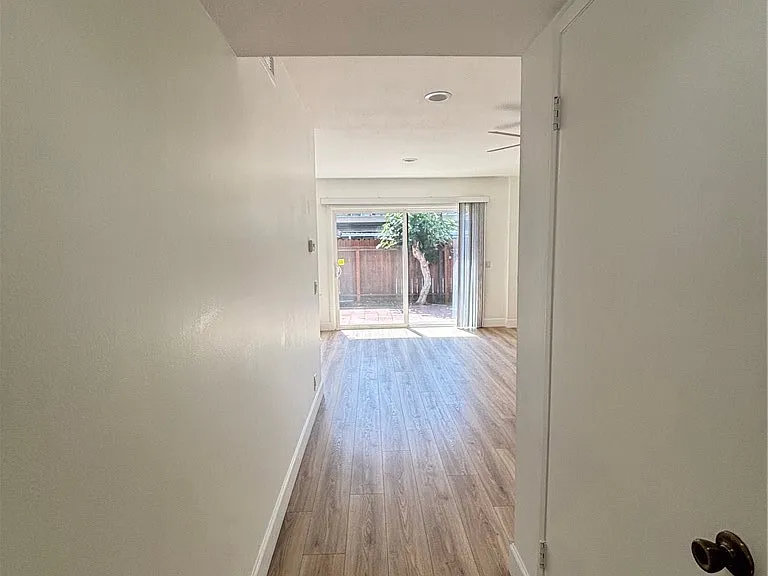 4646 Larwin Ave — Photo 9