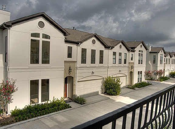 4th image of 3108 Fairdale Oaks E