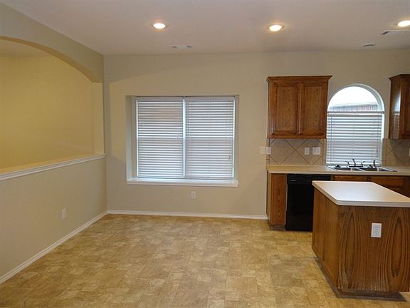 4th image of 6549 Payton Street