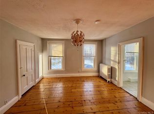 1860 E Main St APT 5, Mohegan Lake, NY 10547