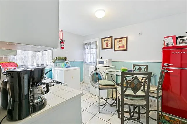 2127 Simon Bolivar Ave — Photo 8