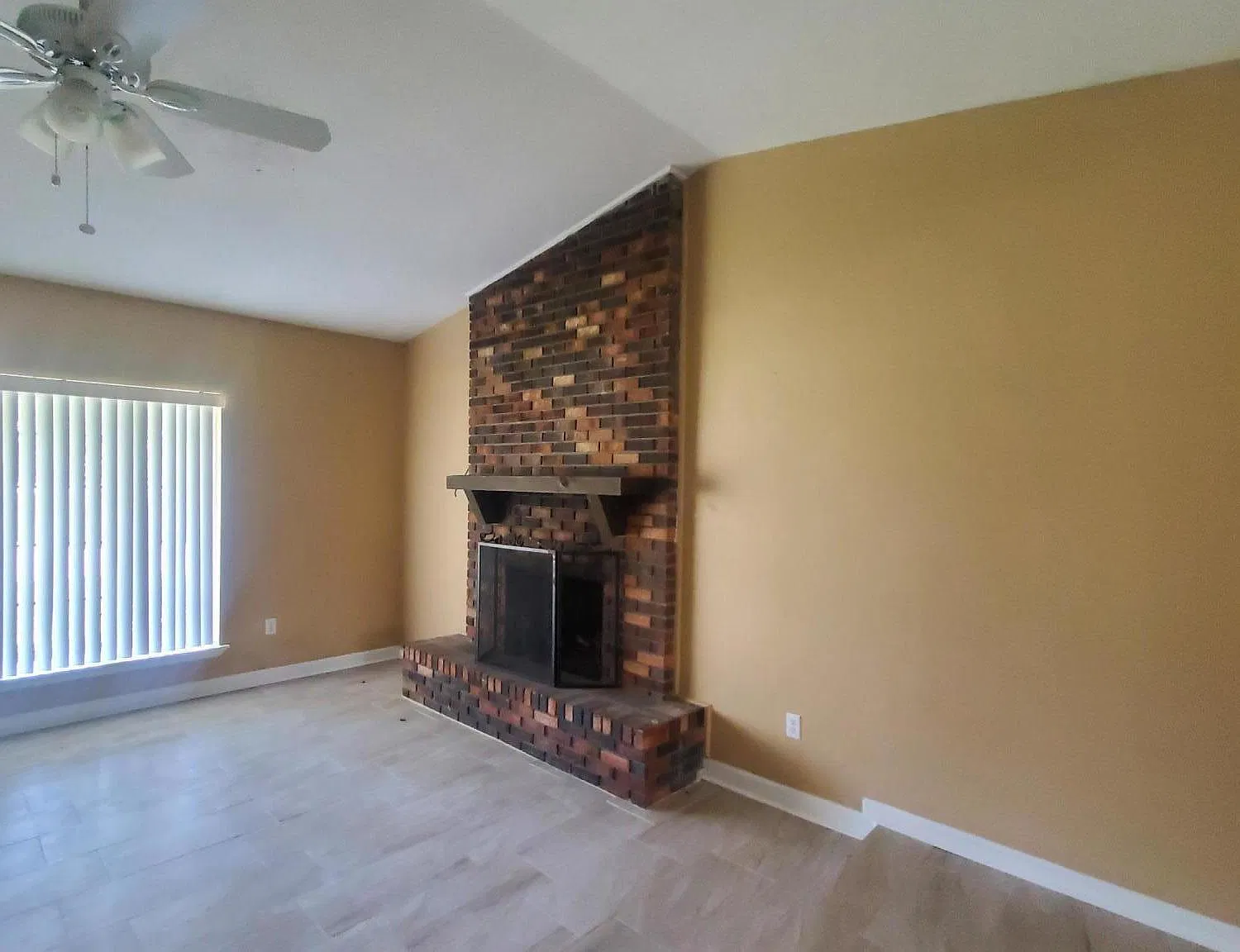 3 bed, 2.0 bath, 1472 sqft, $1,475 — Photo 4