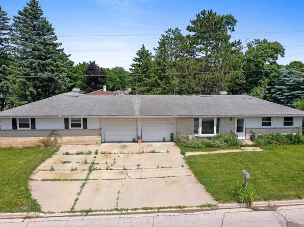 1117 Chantel St, Green Bay, WI 54304