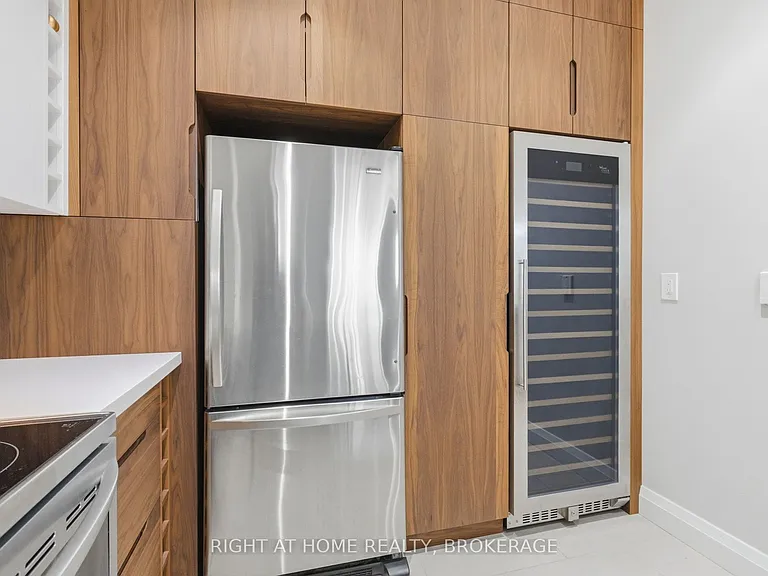8 Wellesley St E #802 — Photo 7