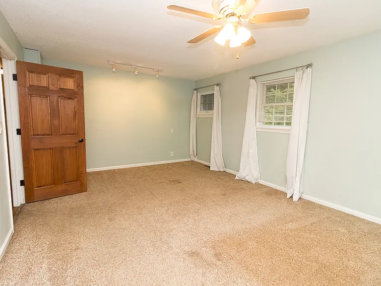 917 Brynwood Dr — Photo 24