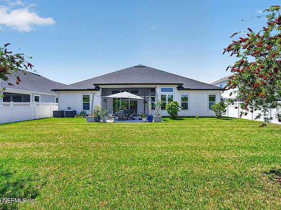 3rd image of 45 YORKSHIRE Drive