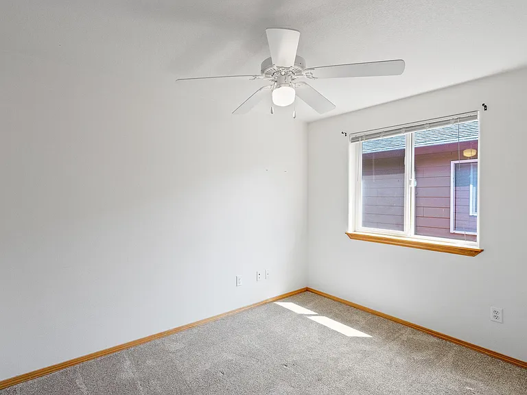 446 Corinne Dr — Photo 16