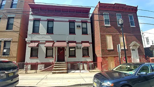 819 24th St Photo 1