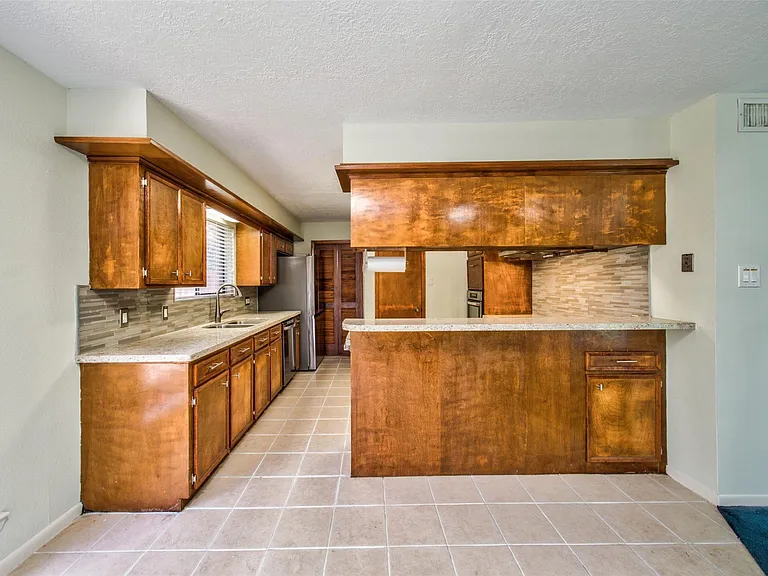 8022 La Brea Dr — Photo 19