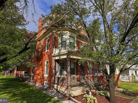 3rd image of 564 Lancaster Ave