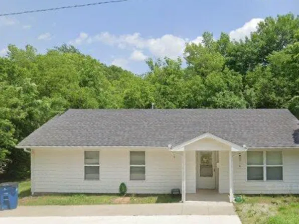 708 8th St, Pawnee, OK 74058