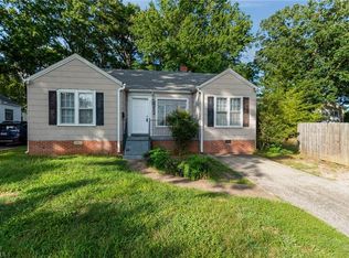 1236 Winstead Pl, Greensboro, NC 27408