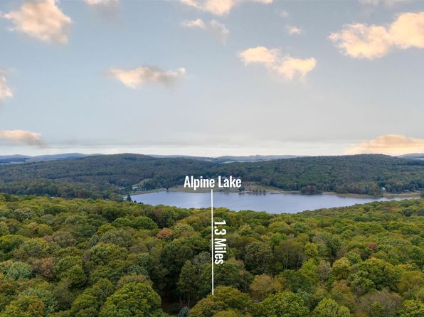 732 Goldenrod Dr, Terra Alta, WV 26764