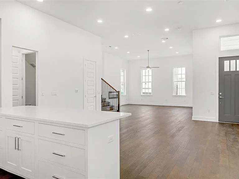 4502 Grassland Dr — Photo 15