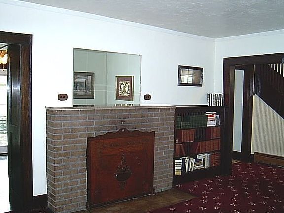 LR has FP and built-in bookshelves.