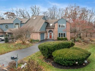 2882 Sheffield Dr, Emmaus, PA