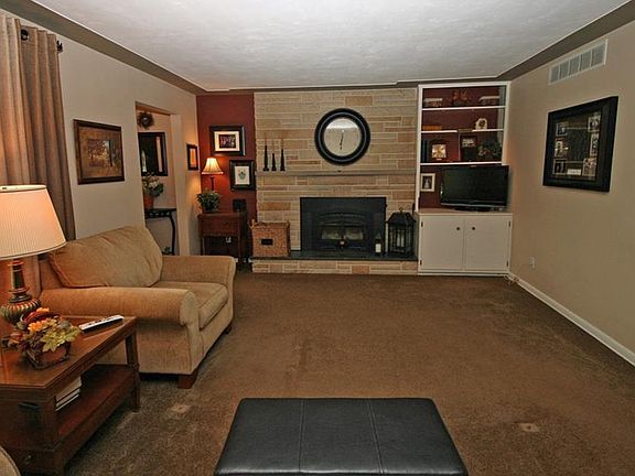 4th image of 35571 Keller St